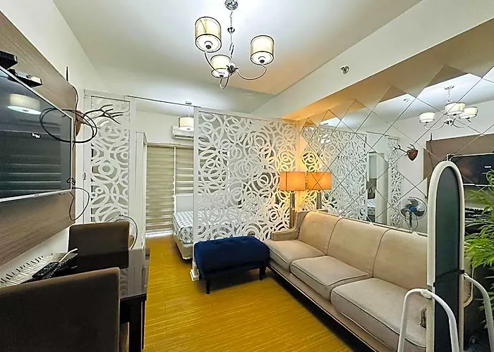 Hotel Near Mc Kinley Bgc 1 Bedroom With Balcony Neflix