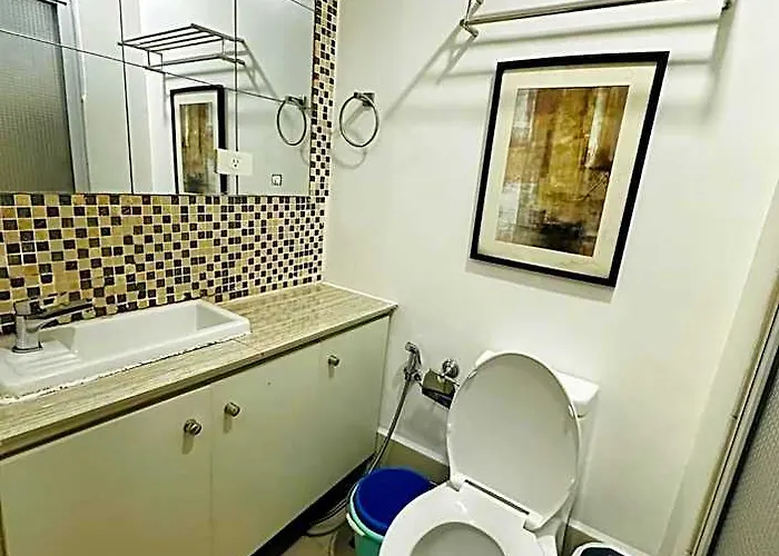 Near Mc Kinley Bgc 1 Bedroom With Balcony Neflix Hotel Manille