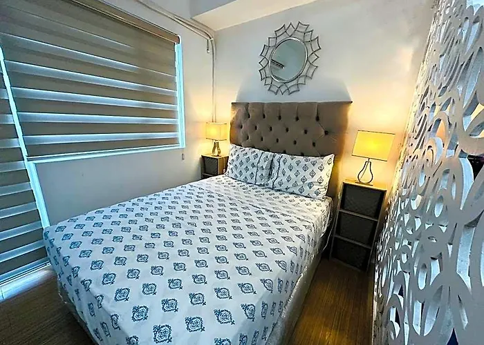 Near Mc Kinley Bgc 1 Bedroom With Balcony Neflix *