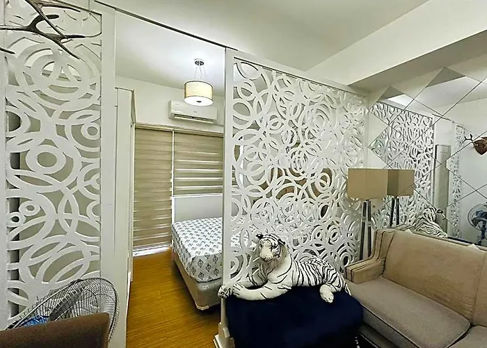 Near Mc Kinley Bgc 1 Bedroom With Balcony Neflix *